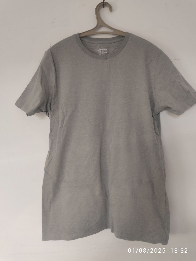 2 t-shirts neufs NOON