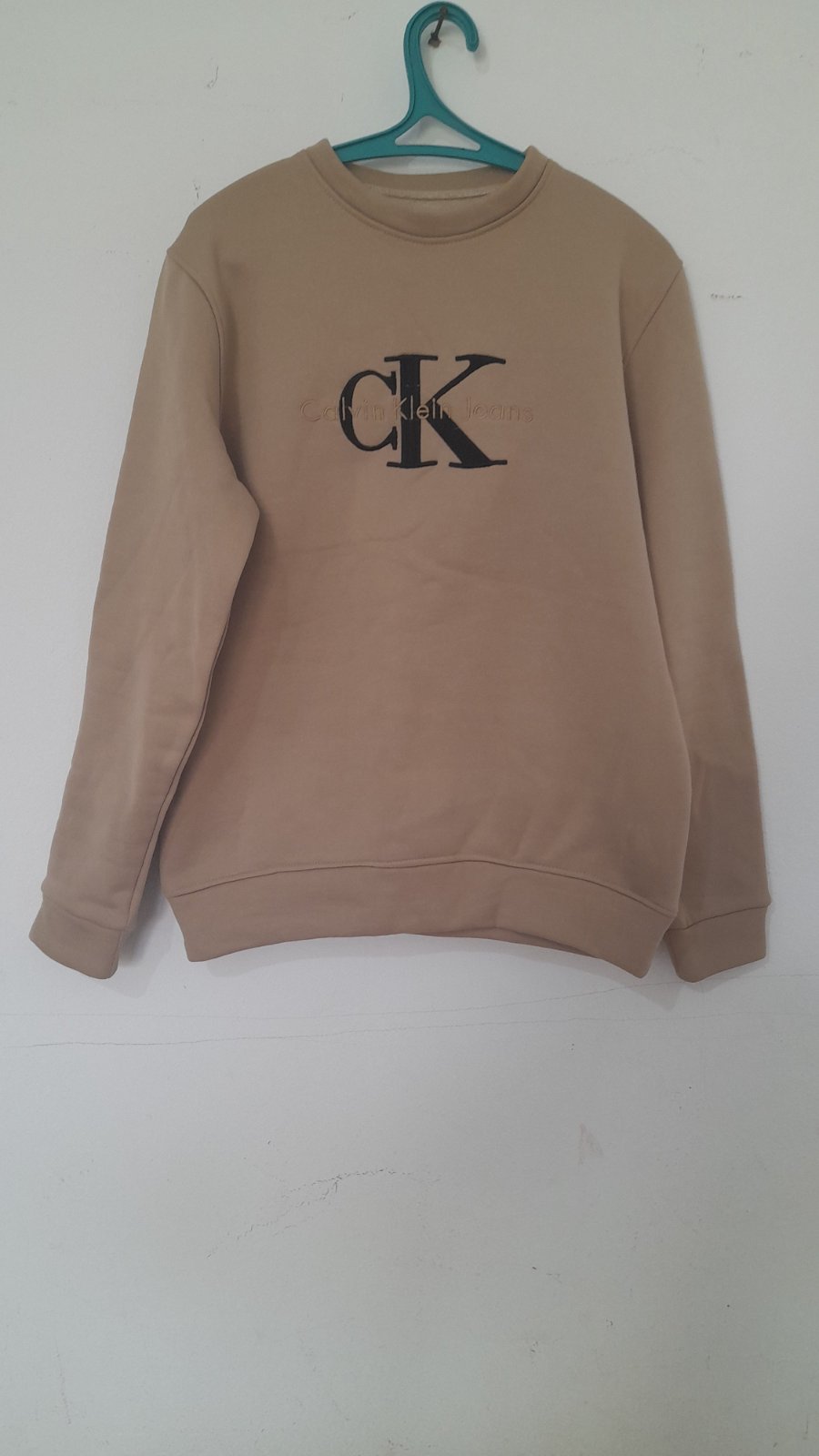 Pull homme  jamais porté Calvin Klein  neuf 💯💯💯💯