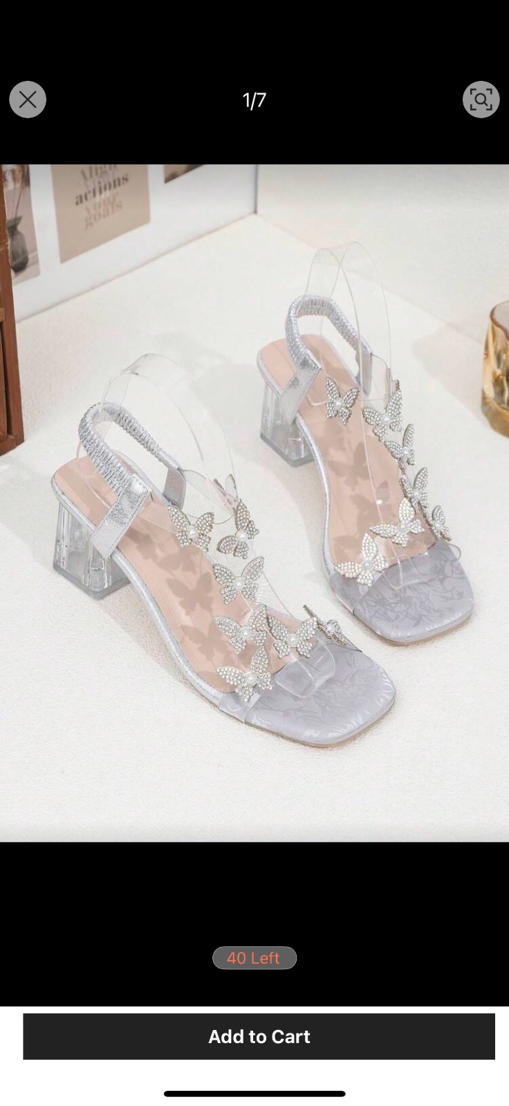 Sandales avec détails papillons/nœuds, talons moyens épais et transparents