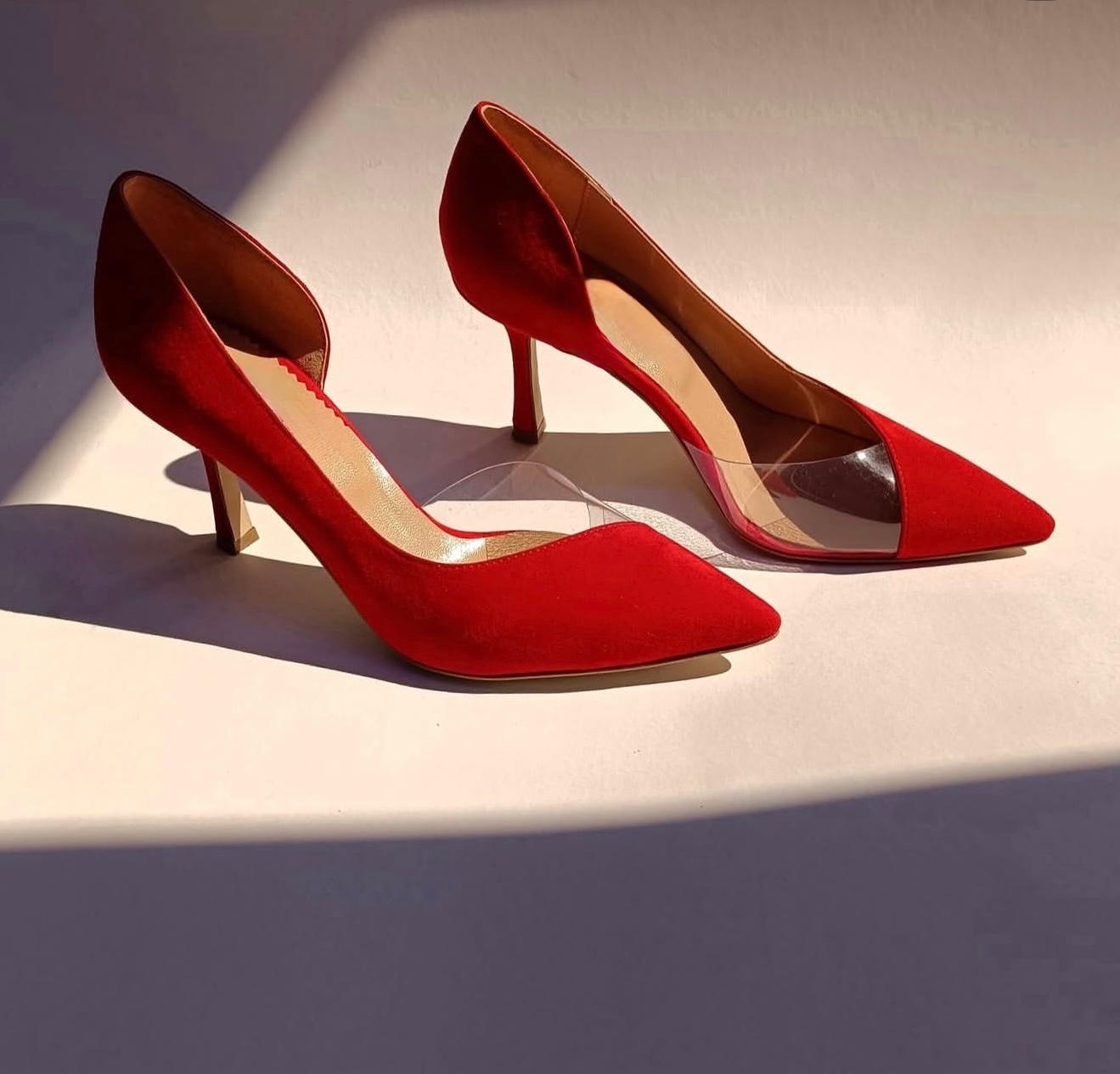 Escarpins transparents rouges