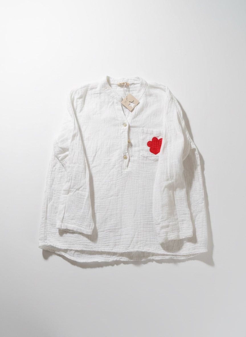 Une Blouse blanche