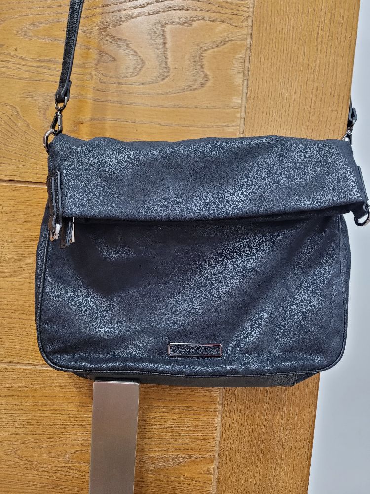 Sac à bndoulière ESPRIT. 🖤