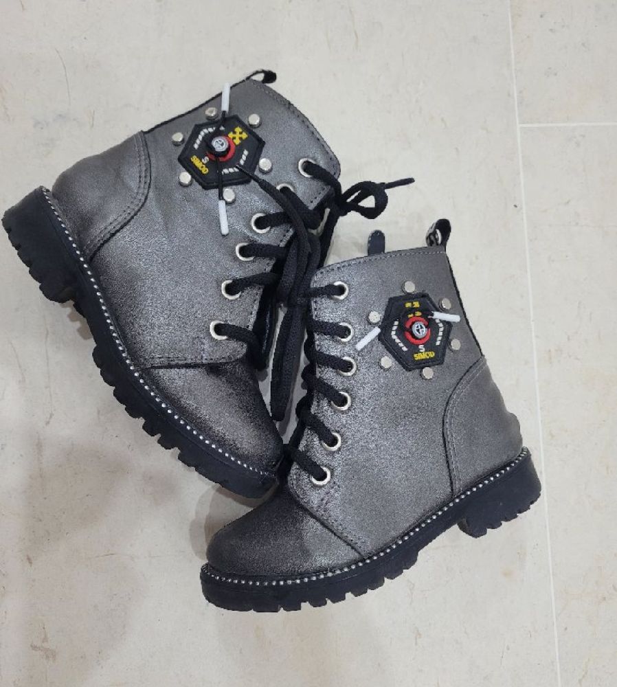 Bottines gris métallique 