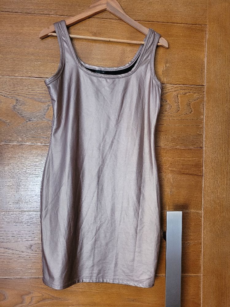robe métallique 