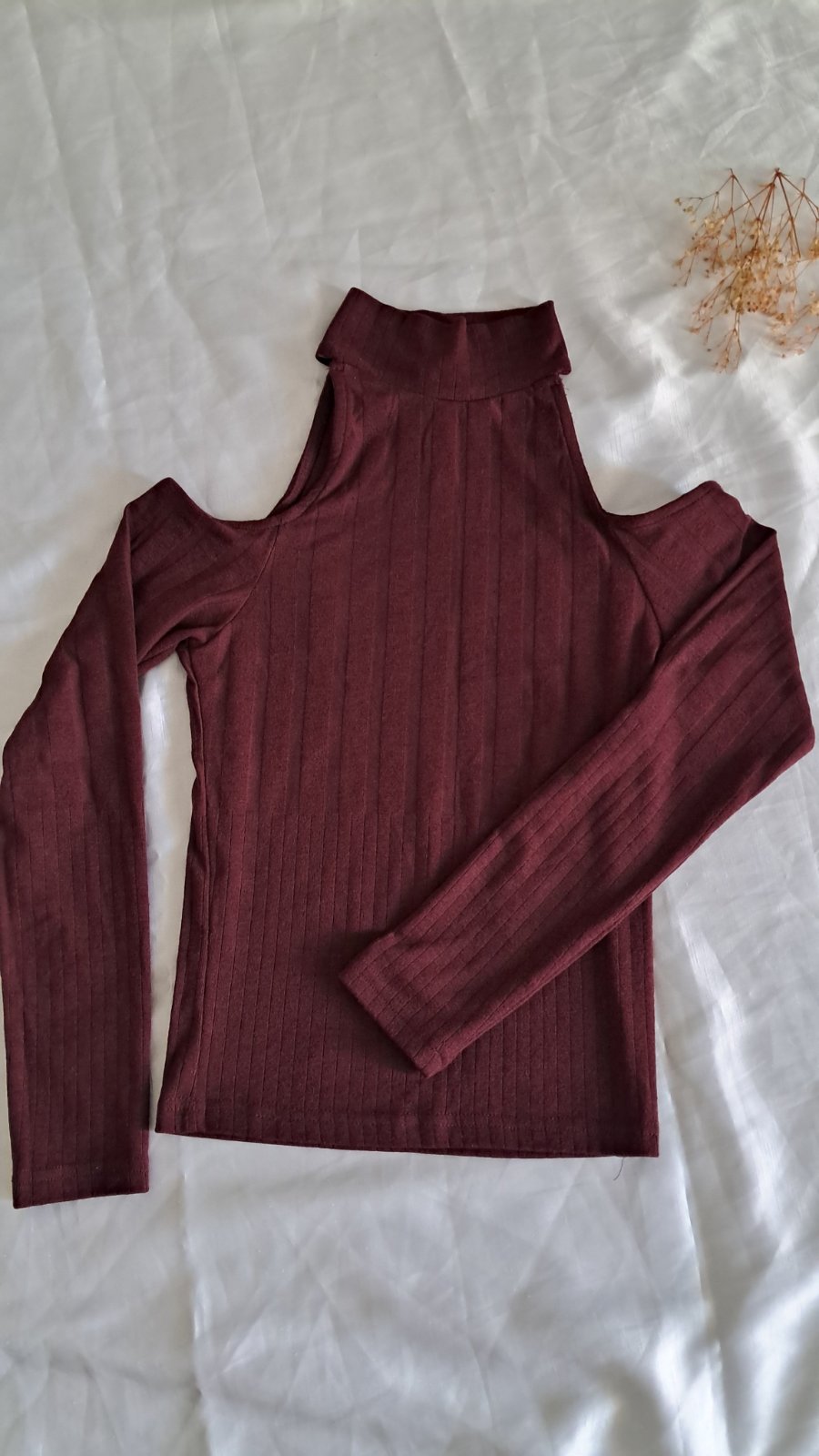 Pull  jennyfer épaules dénudées
