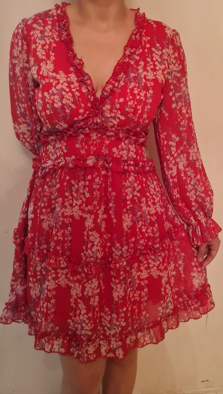 Robe rouge fleurie