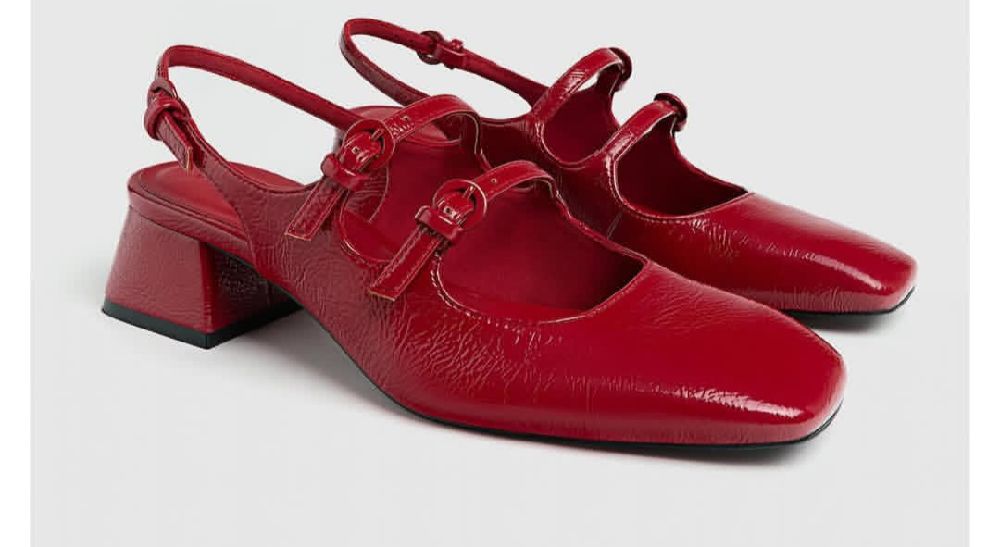 Ballerines marque stradivarius à talon type Mary jane 