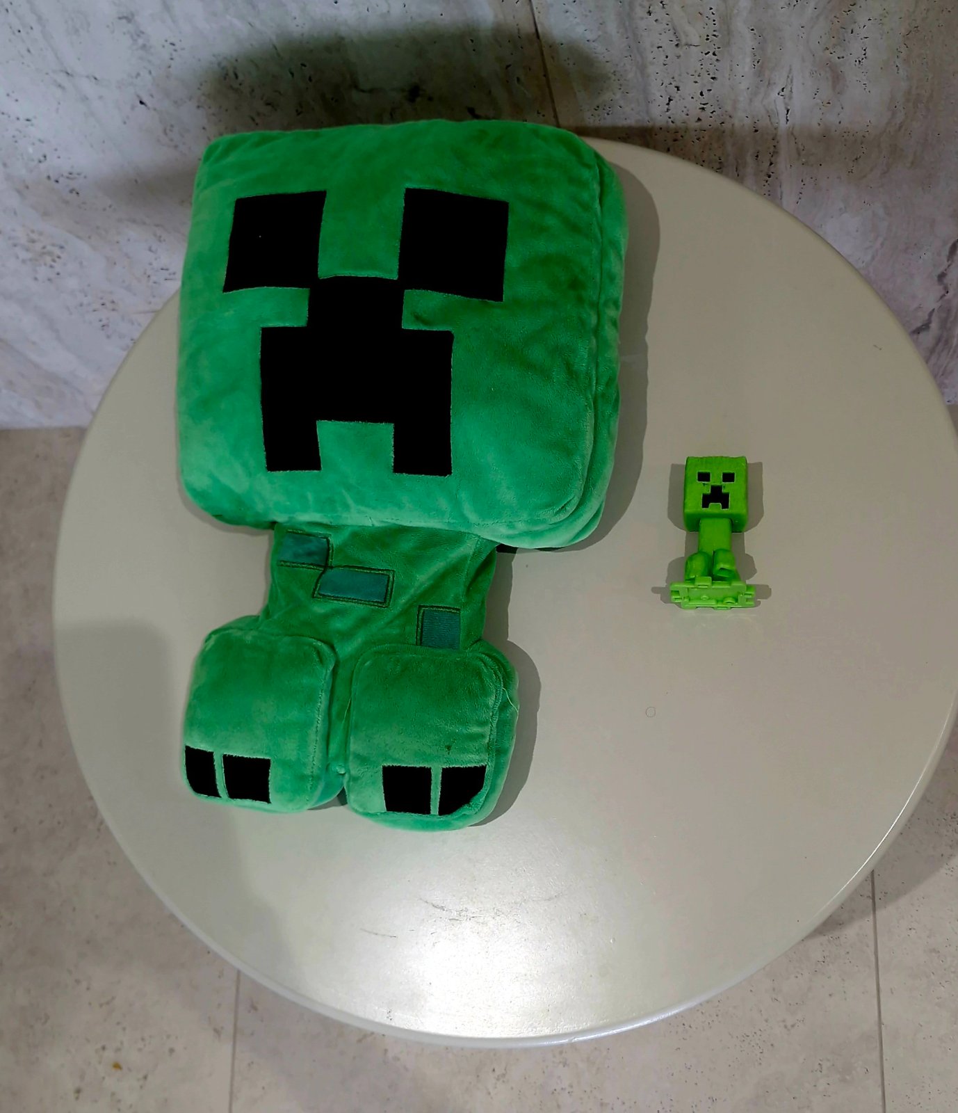 Lot Minecraft : Grand peluche Creeper et figurine authentiques