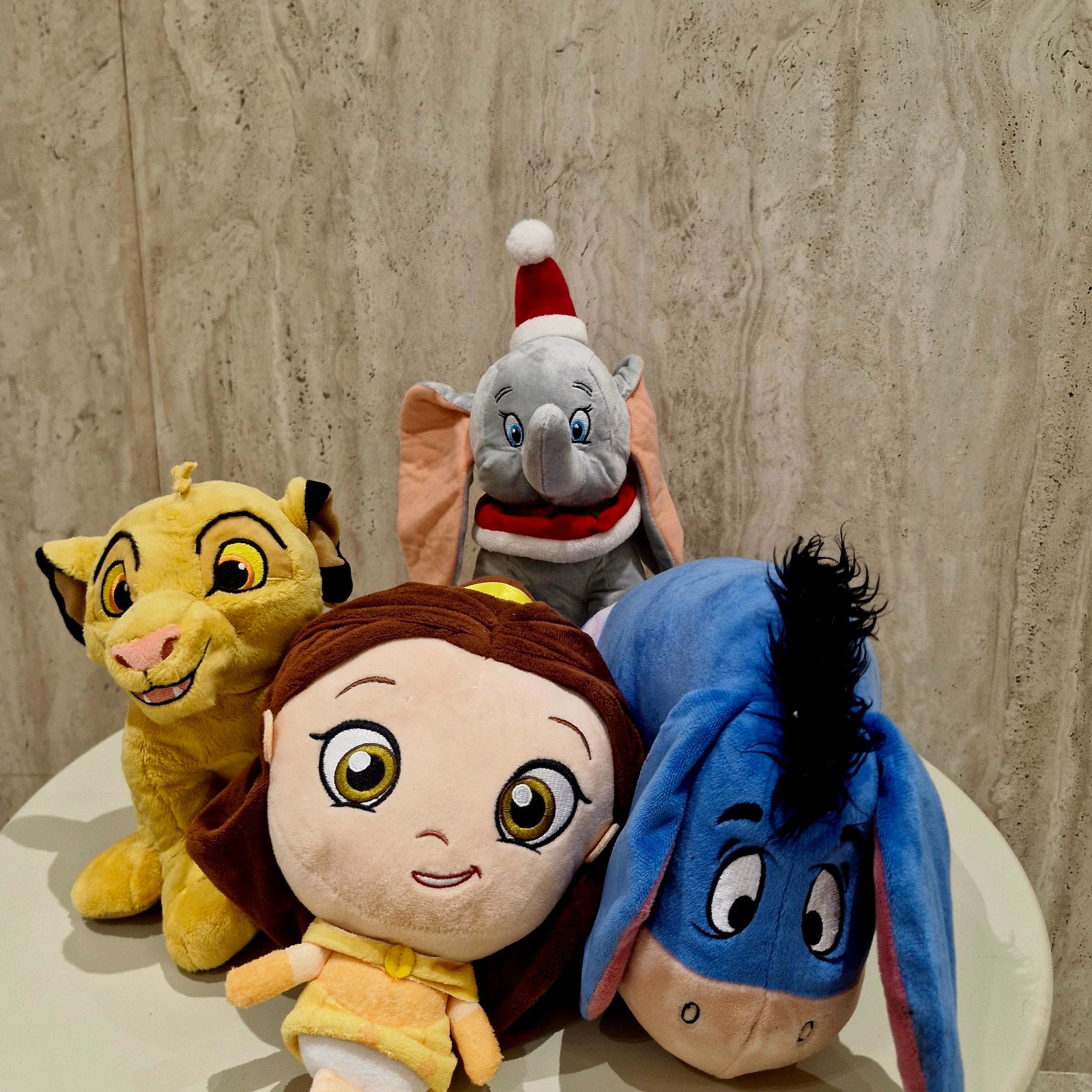 Disney Original - Lot de 4 Peluches (Simba, Belle, Dumbo, Eeyore)