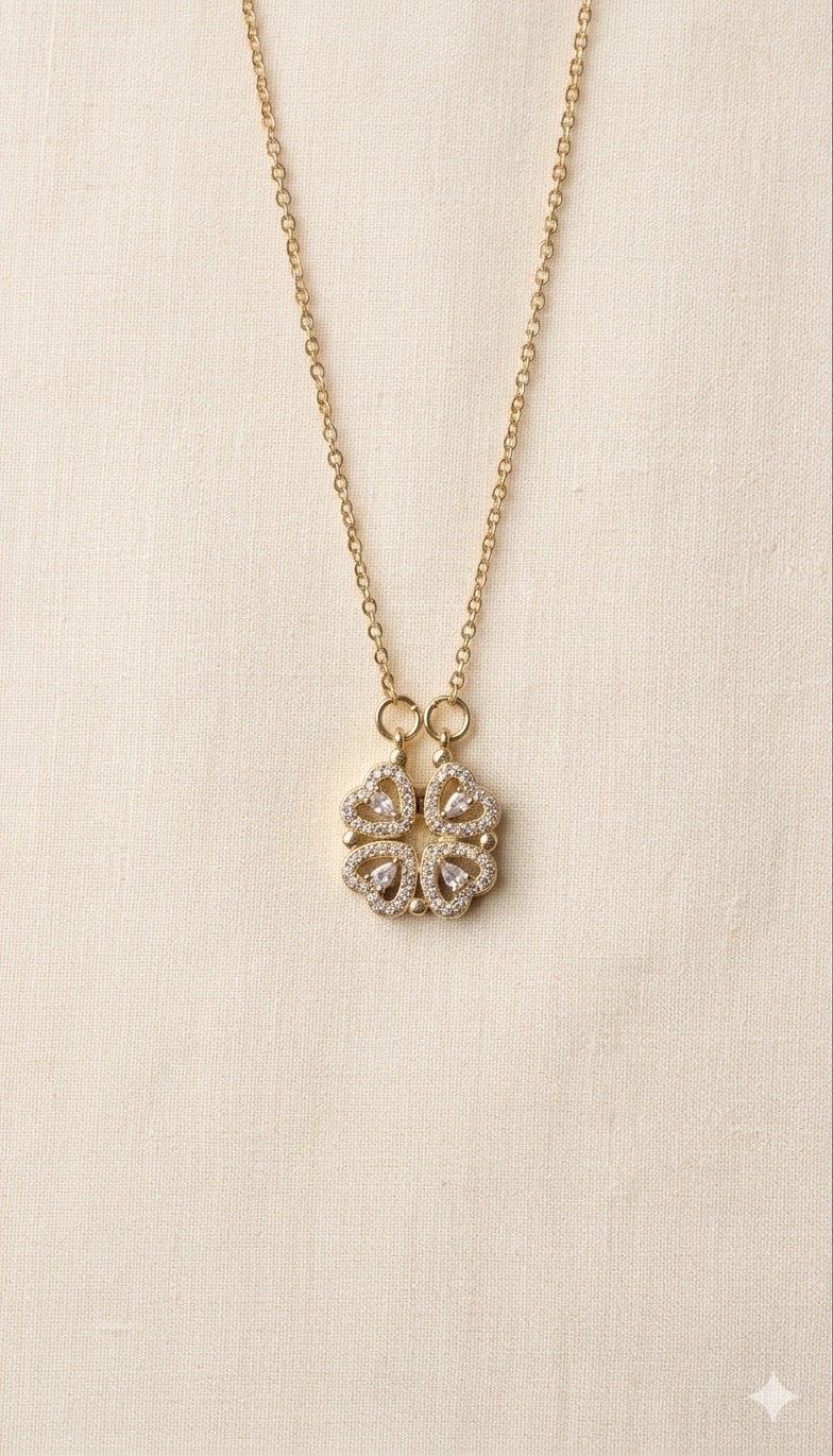 Collier couleur dorée multi-cœurs cristaux