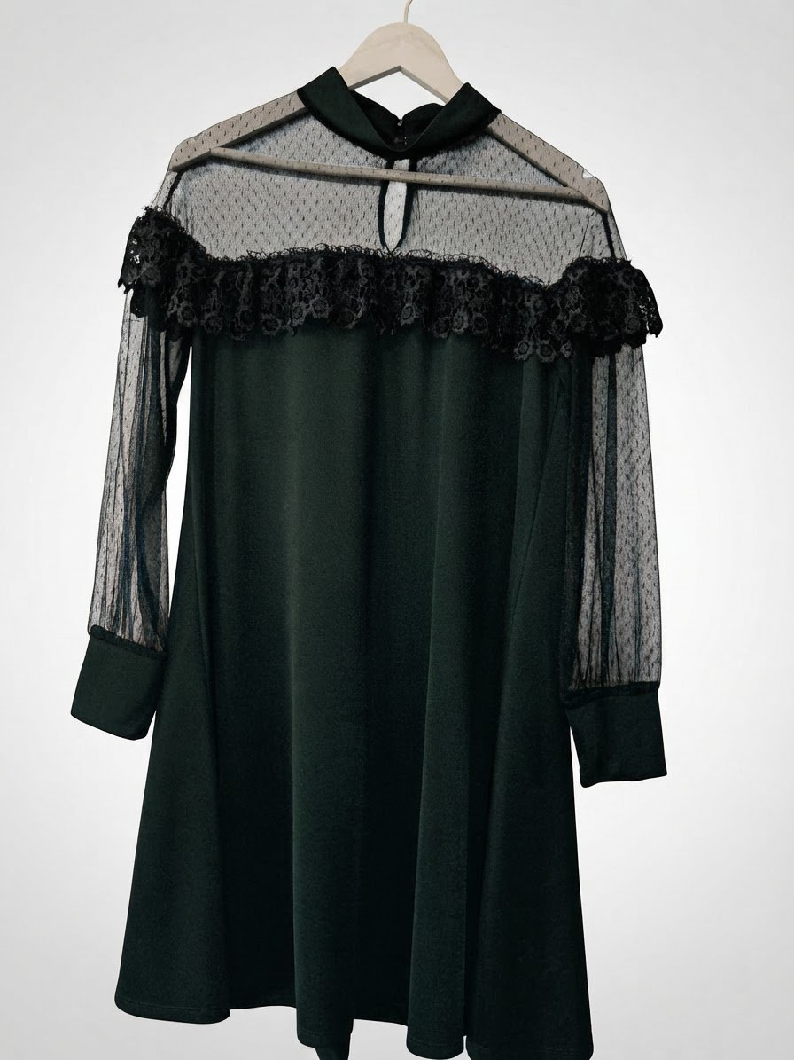 A vendre très élégante robe noire 