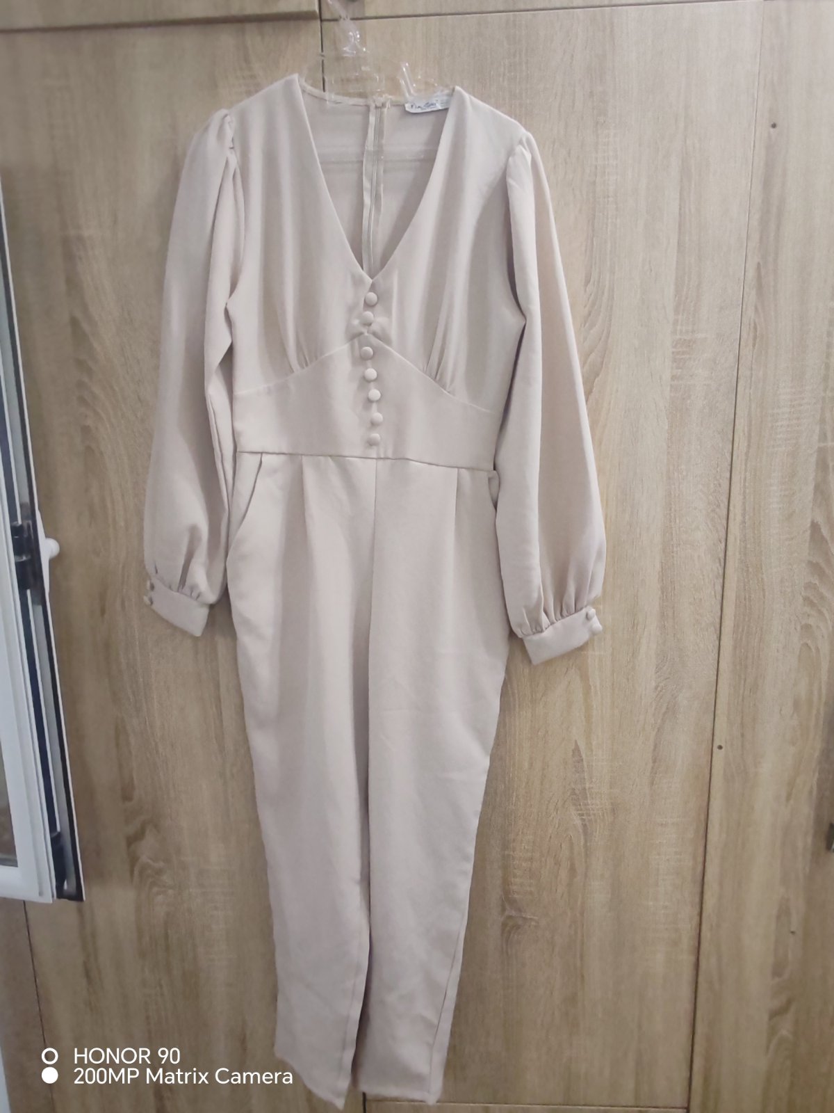 Combinaison beige élégante 