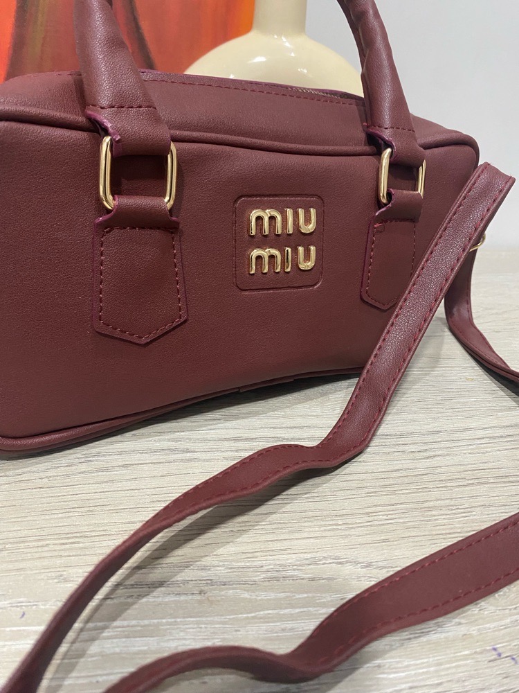 Sac de la marque miu miu (prix negociable )