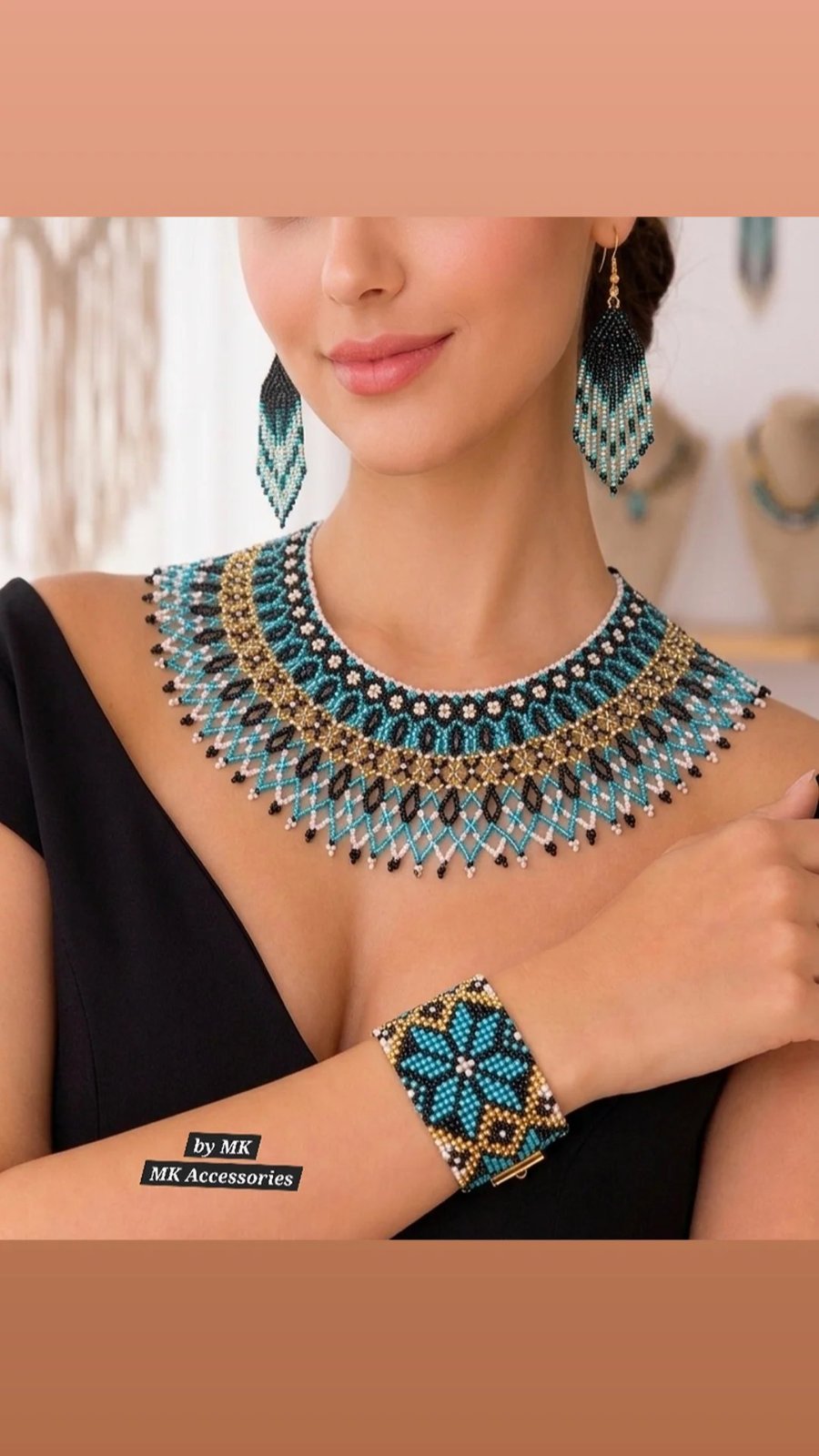 Collier boucles et manchette 