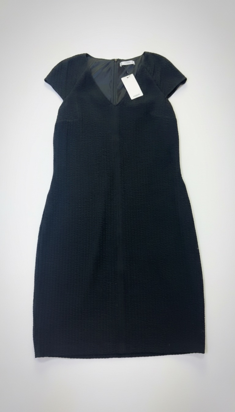 Belle robe noir MANGO neuf avec étiquette taille XL