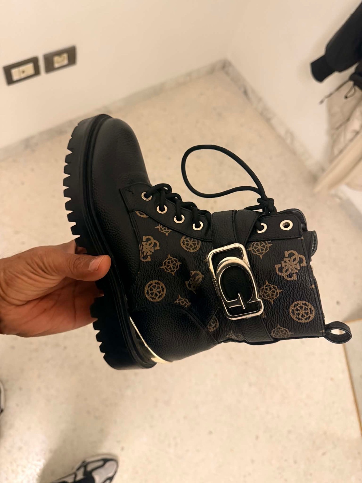 Botine guess