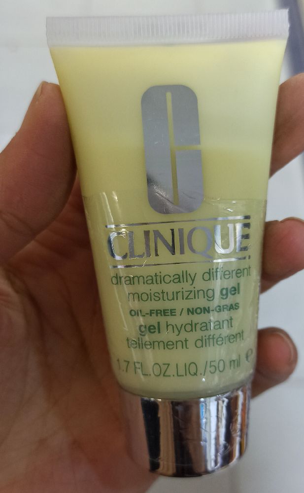 Moisturizing gel de la marque Clinique 50ml
