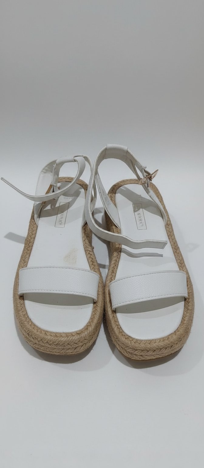 Des sandales Primark blanc 