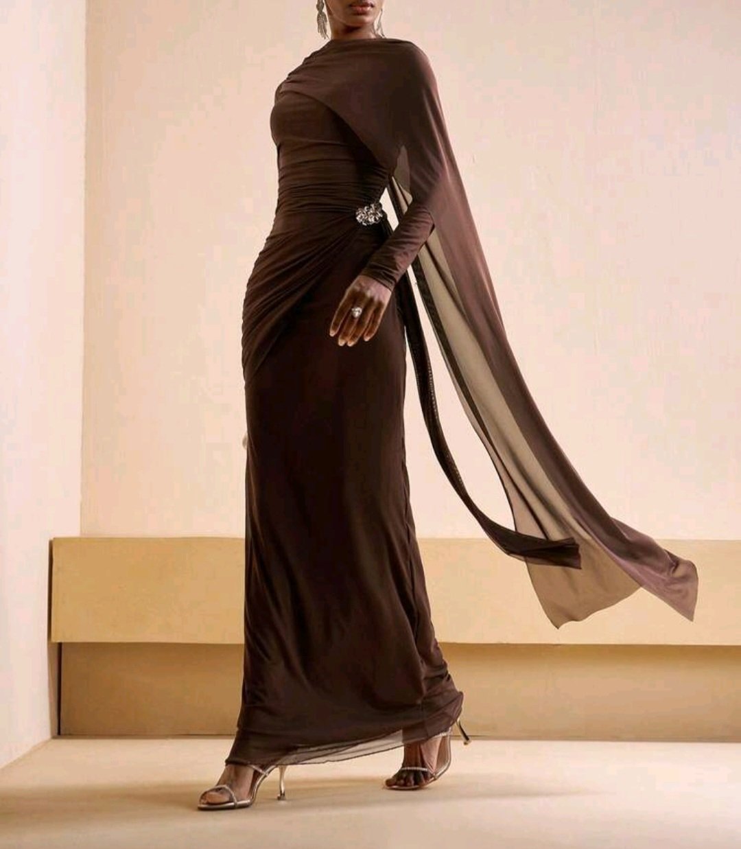 Robe marron avec cape integrée ✅️ Taille M ✅️  Shein
