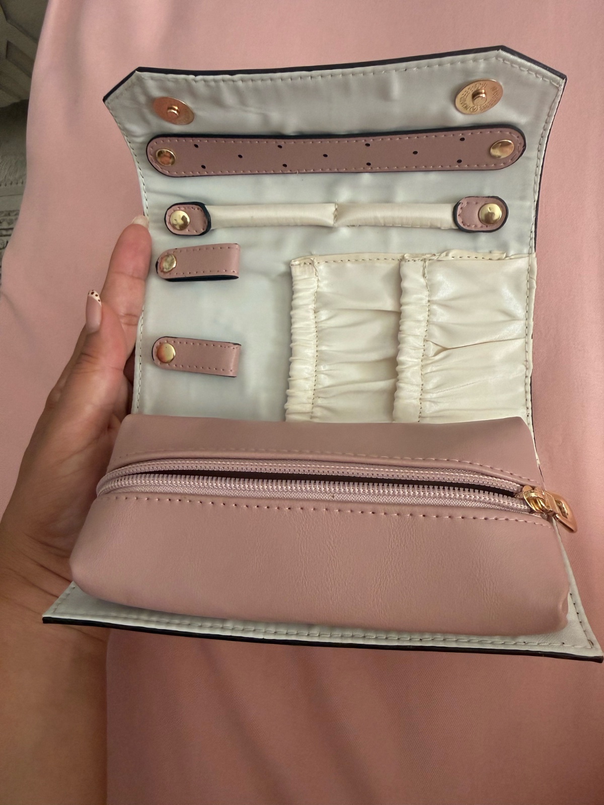 Porte bijoux pour voyage