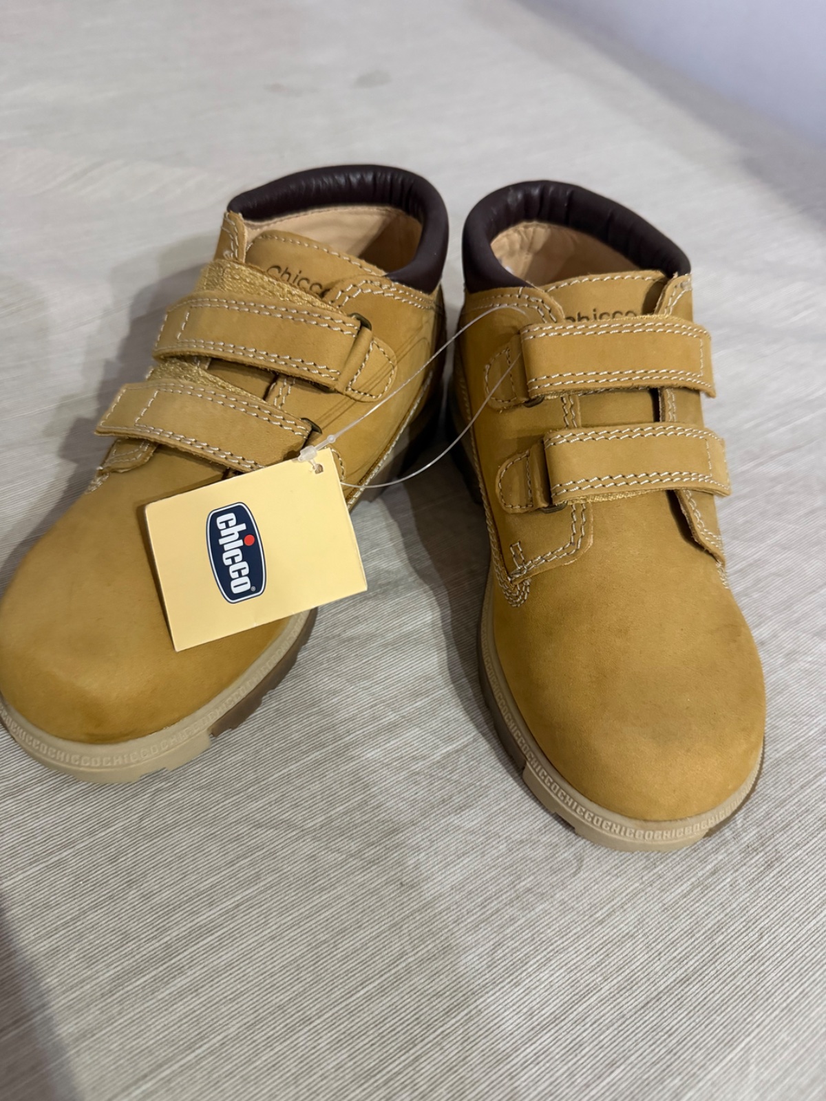 Chaussures chicco neuves