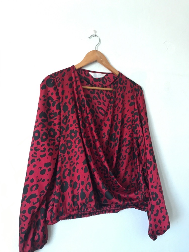 Chemise rouge satin
