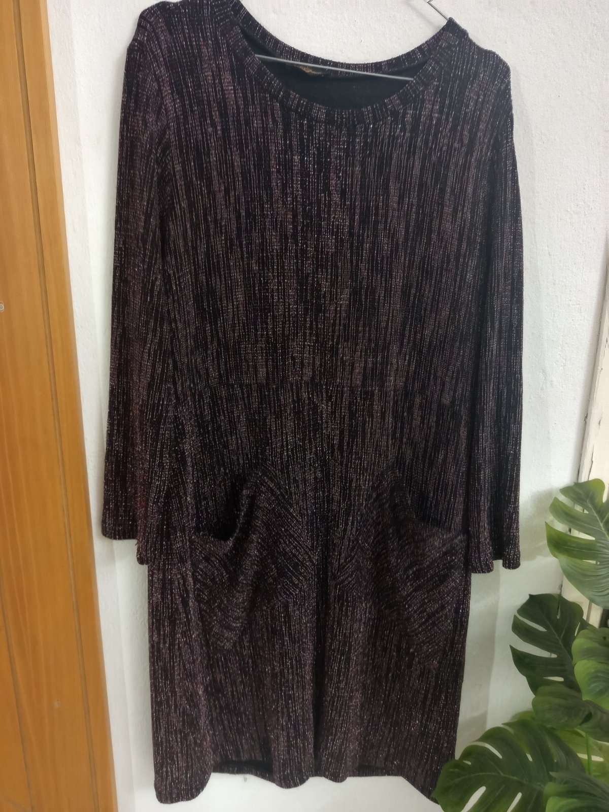 Jolie robe au tissu brillant ✨