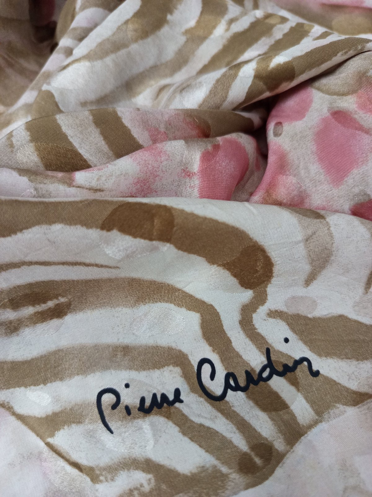 Foulard en soie Pierre Cardin 