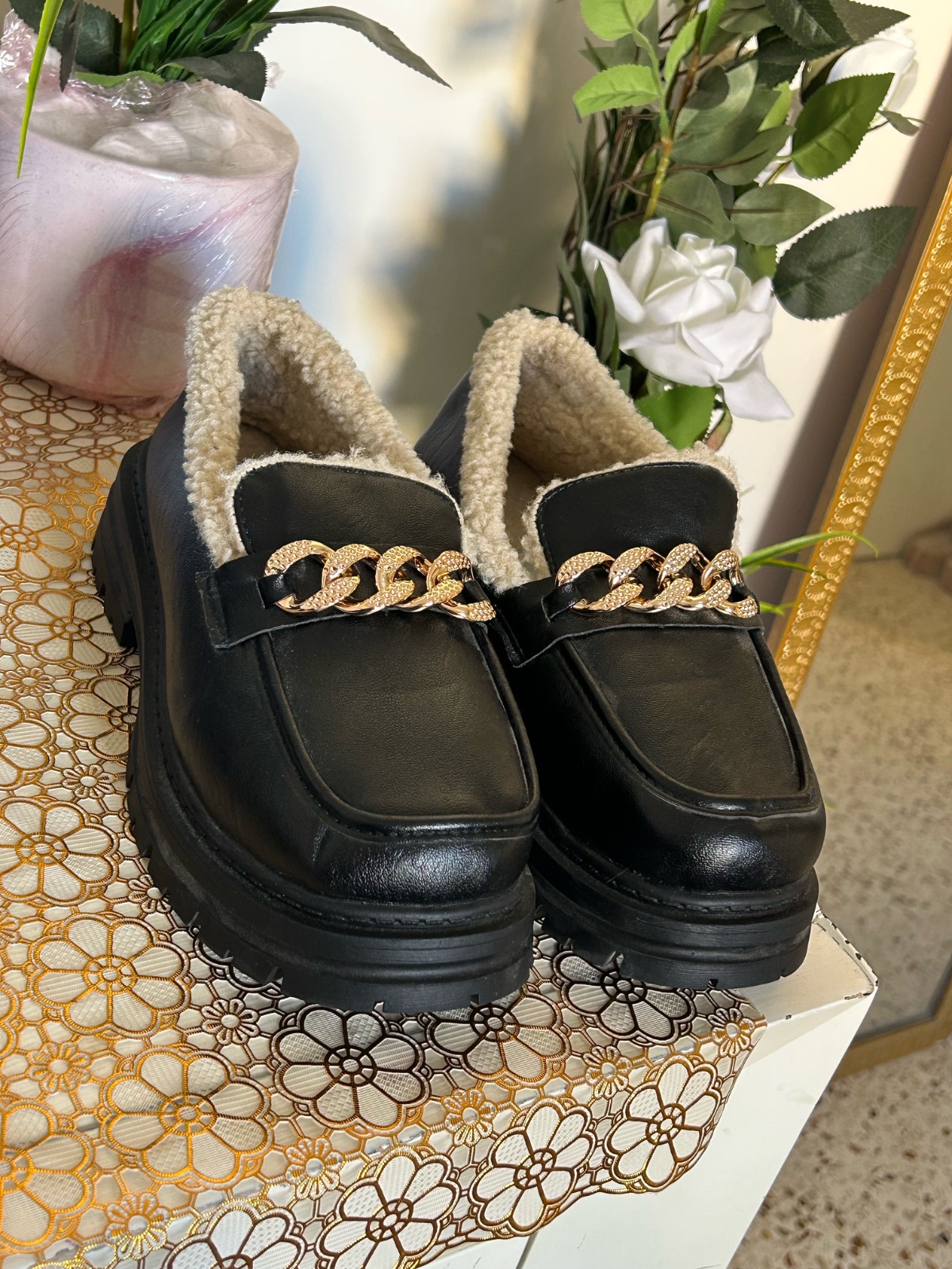 Bottine en cuir noir