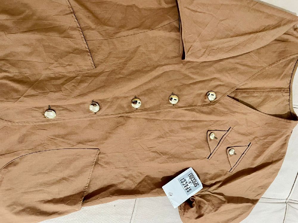 Chemise a la mode couleur caramel taille L