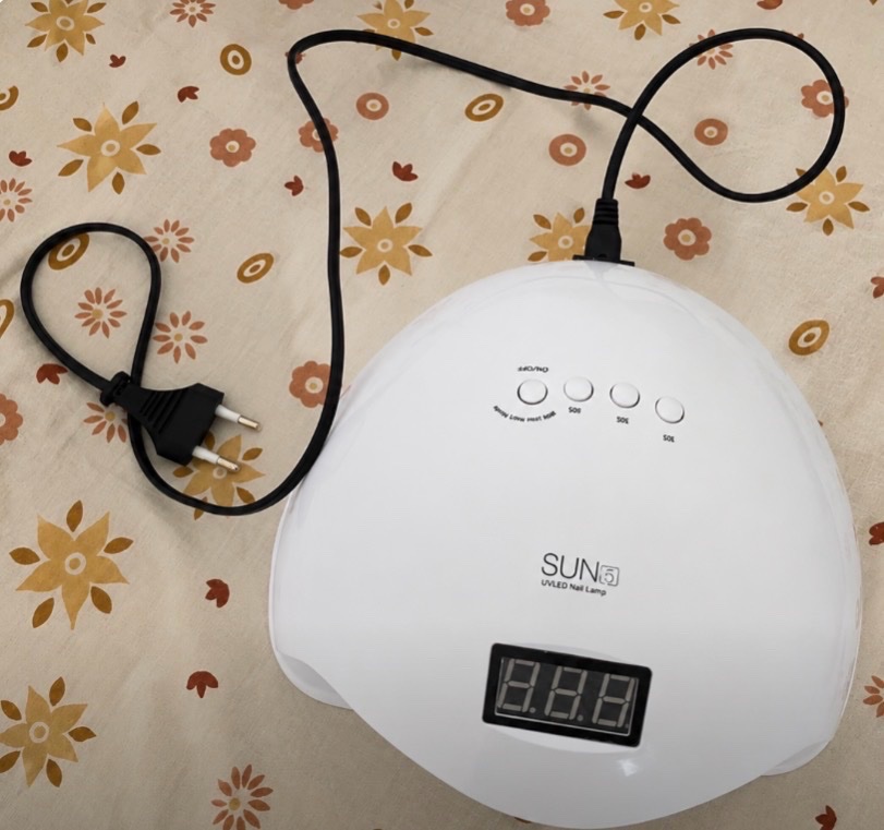Lampe UV pour ongles 