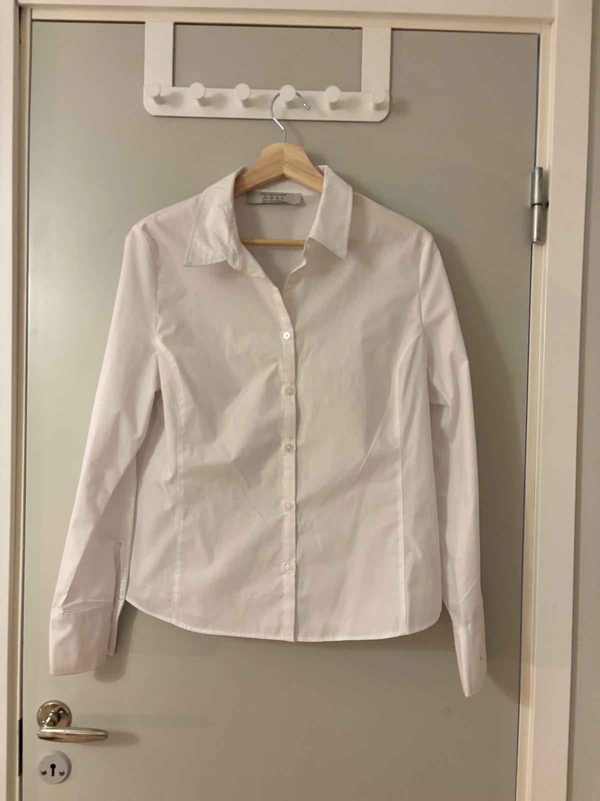 Chemise blanche simple pour femme