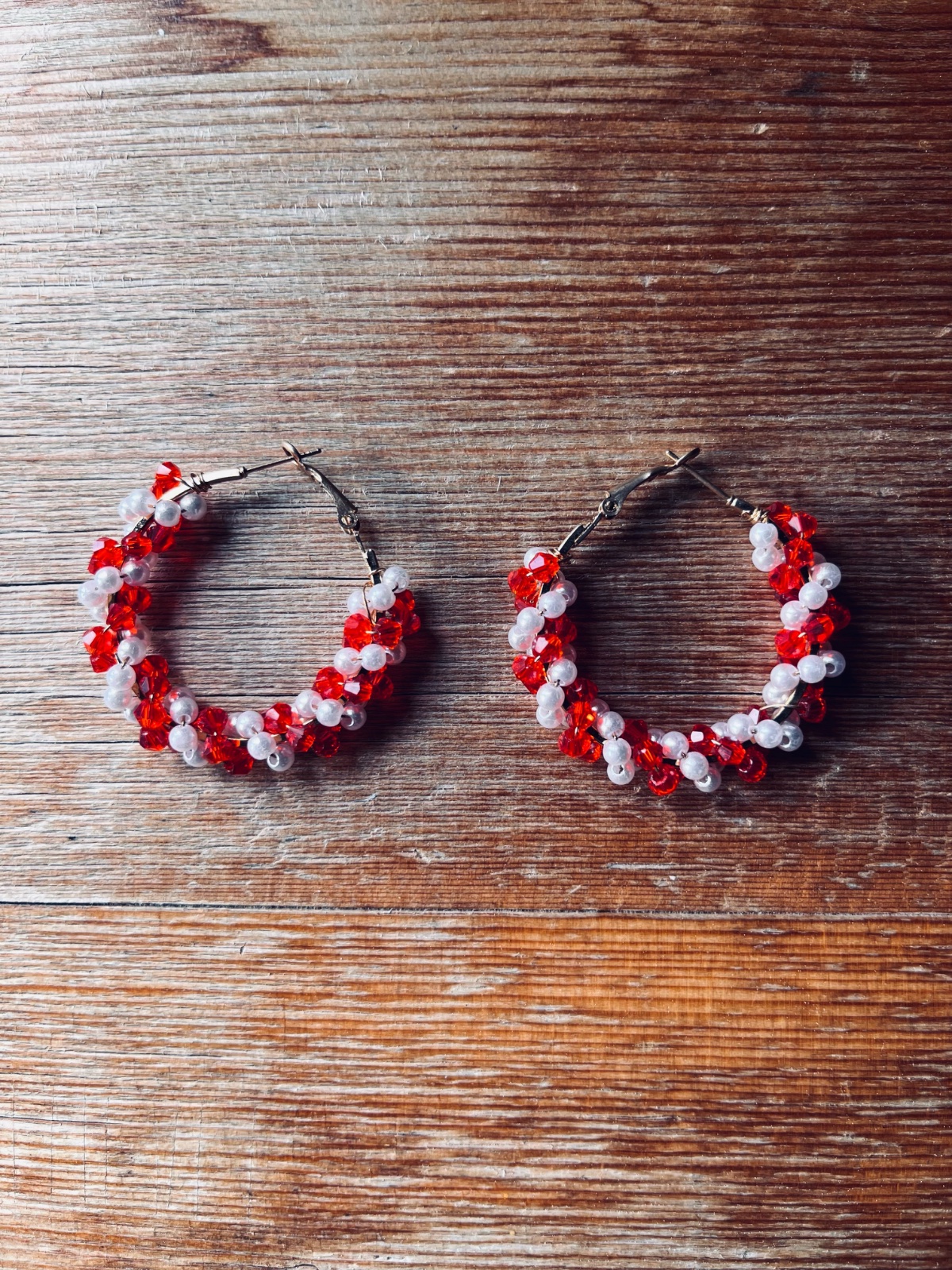 Boucles rouge et blanc