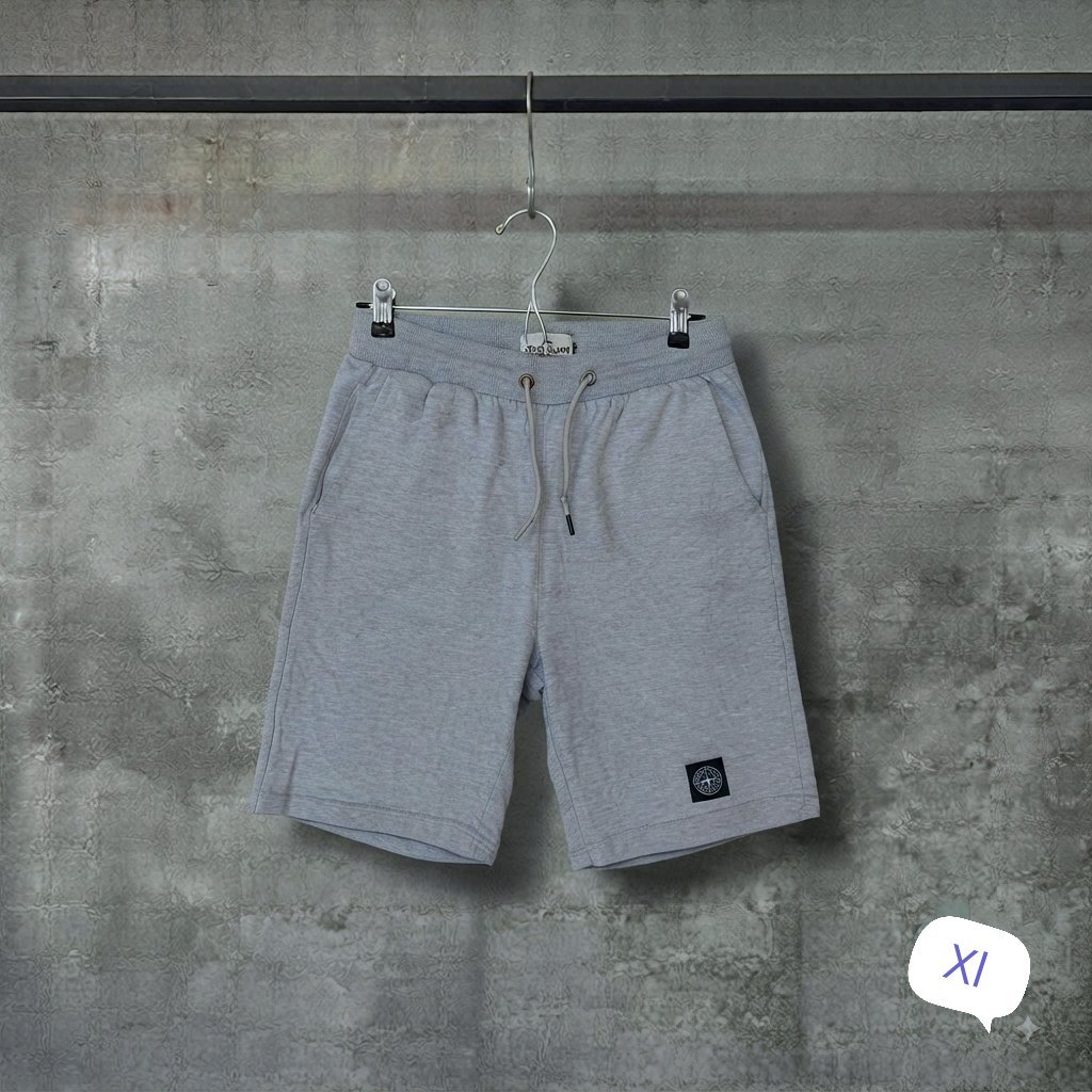 Short homme de la marque stone island 