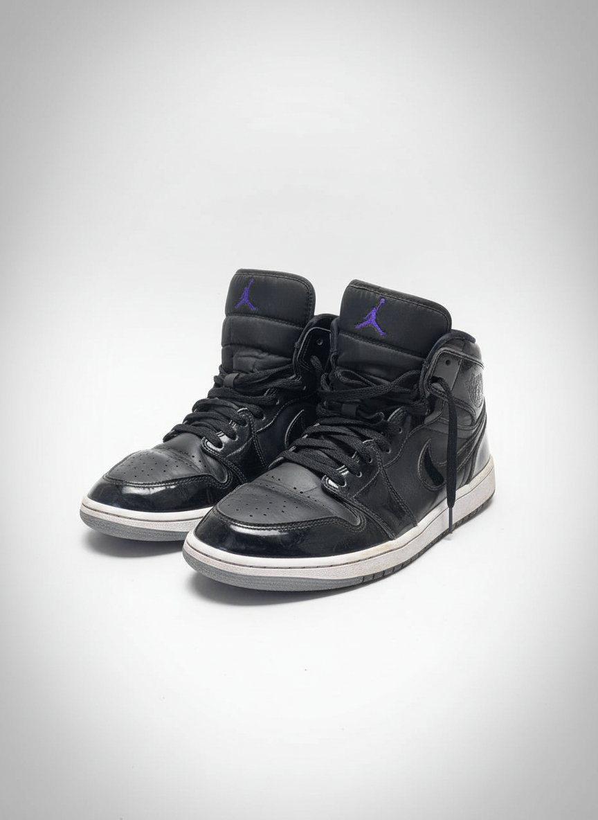 Nike Air Jordan 1 Mid SE 'Space Jam'. 