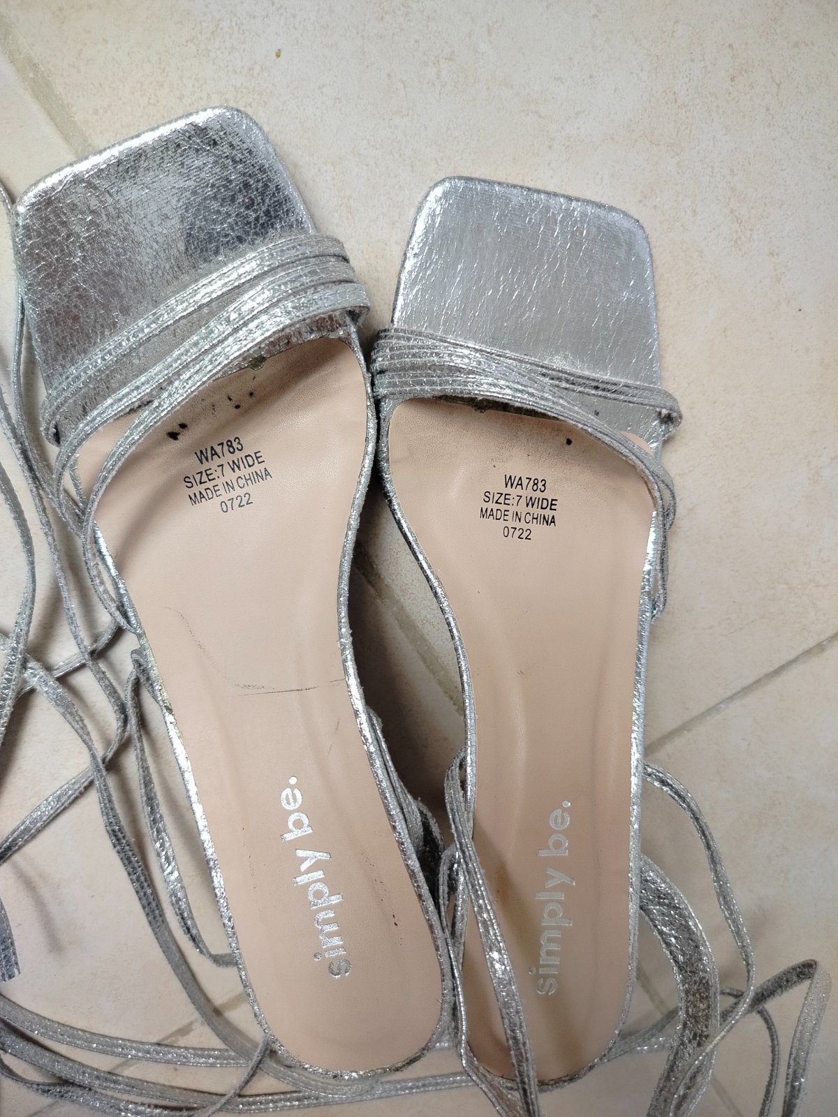 Sandales à talons argent 