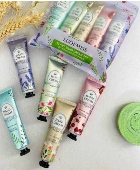 A LUOFMISS Plant Hand Cream Set. 