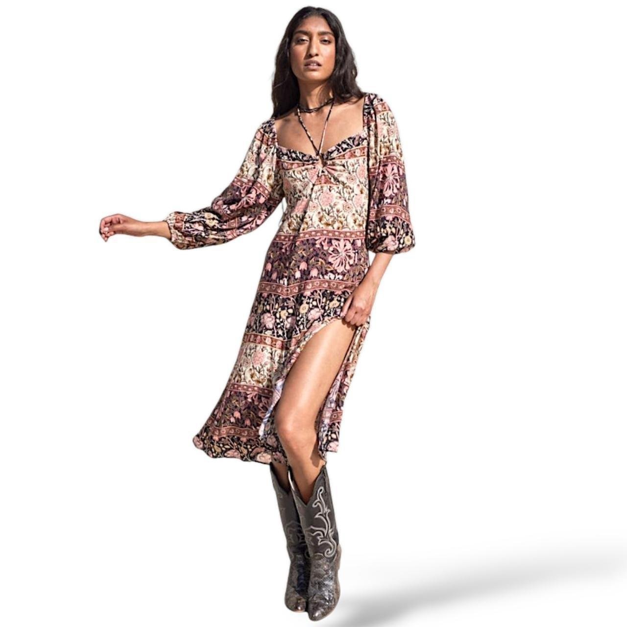 Tres jolie robe a motif style bohème 