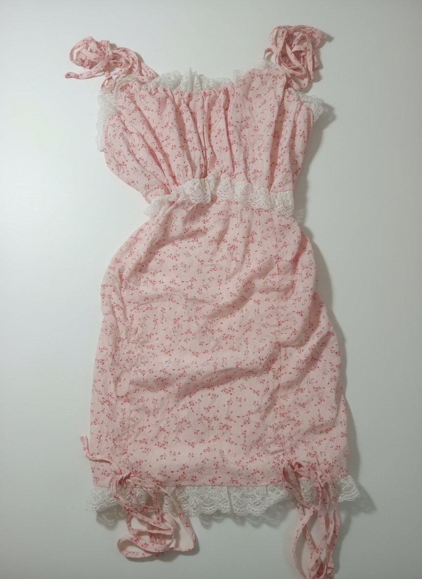 Très jolie petite robe fleurie 