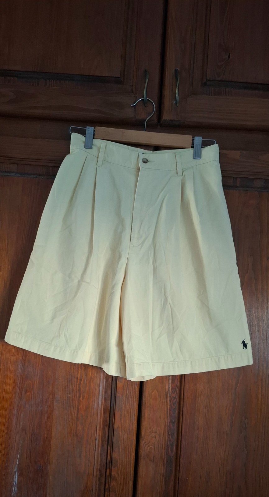 Short jaune