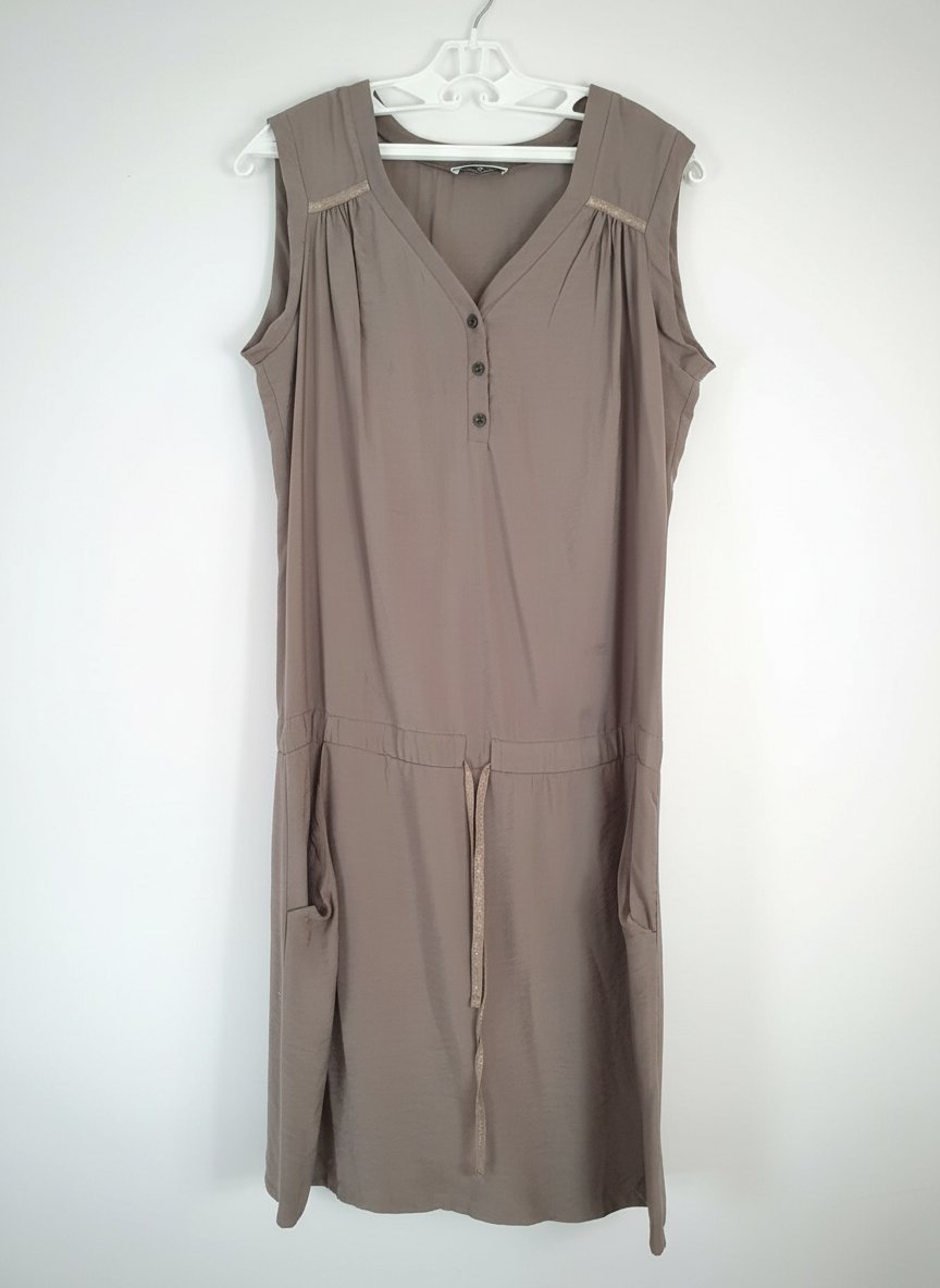 Robe kaki