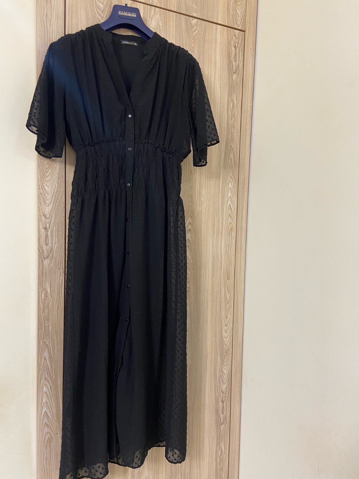 Robe noire de la taille 36/38