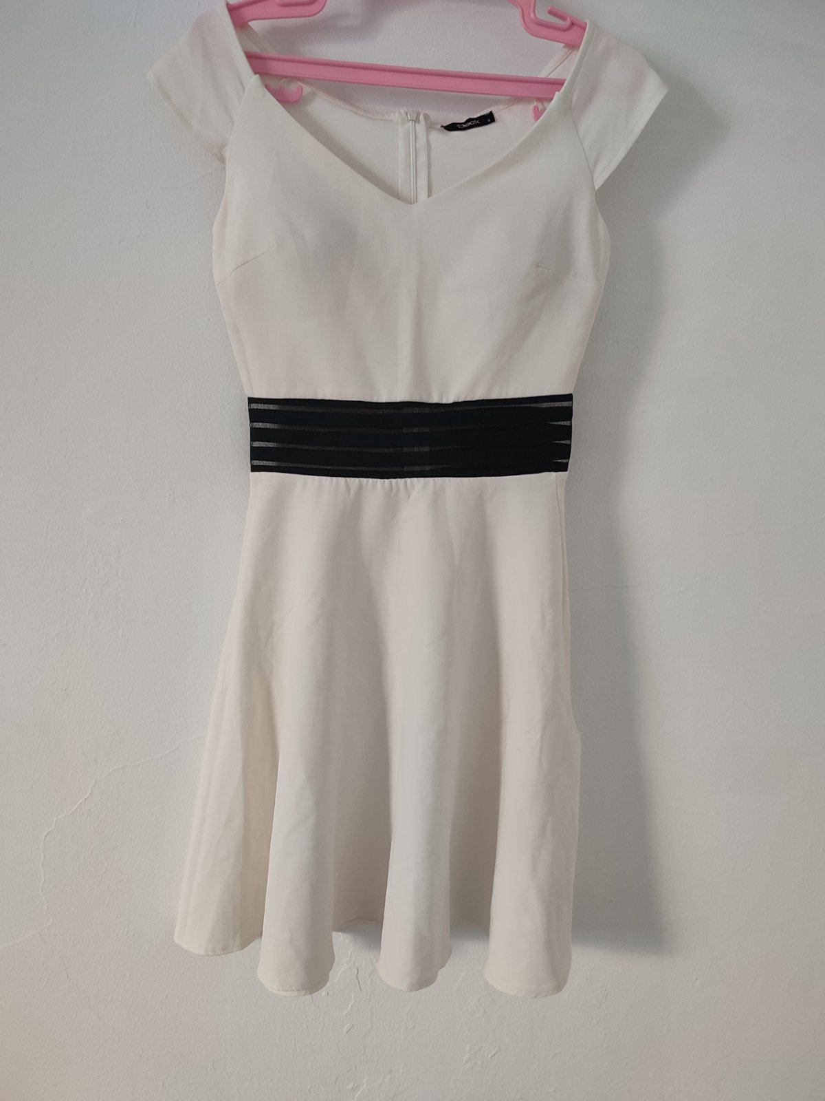 Robe cloche avec ceinture transparente noire 