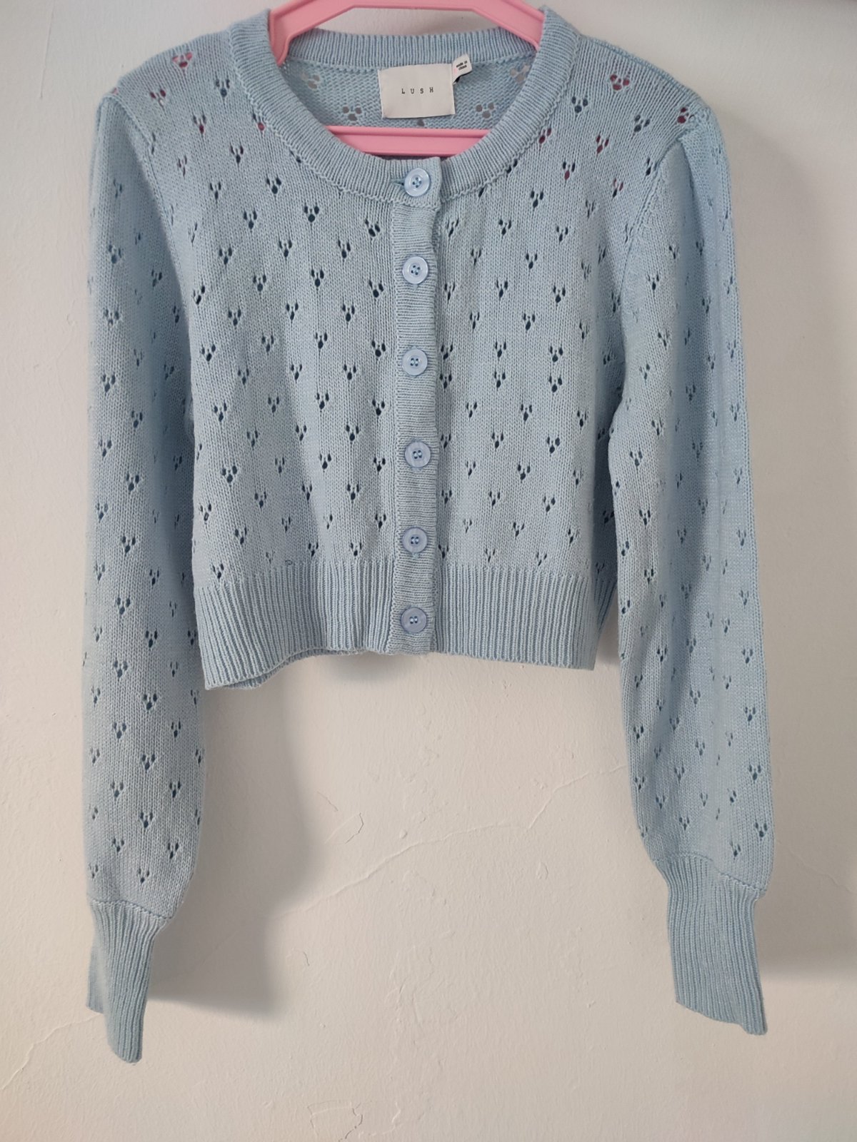 Gilet court en maille ajourée bleu ciel LUSH – Taille S
