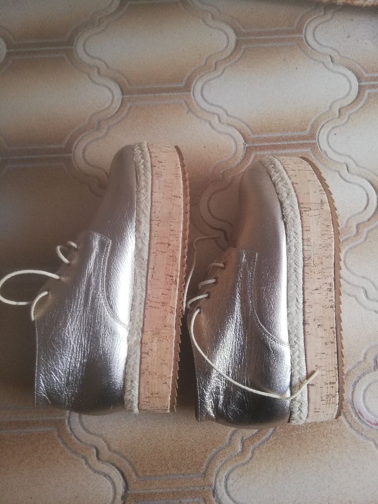 Derbies dorés NEUFS