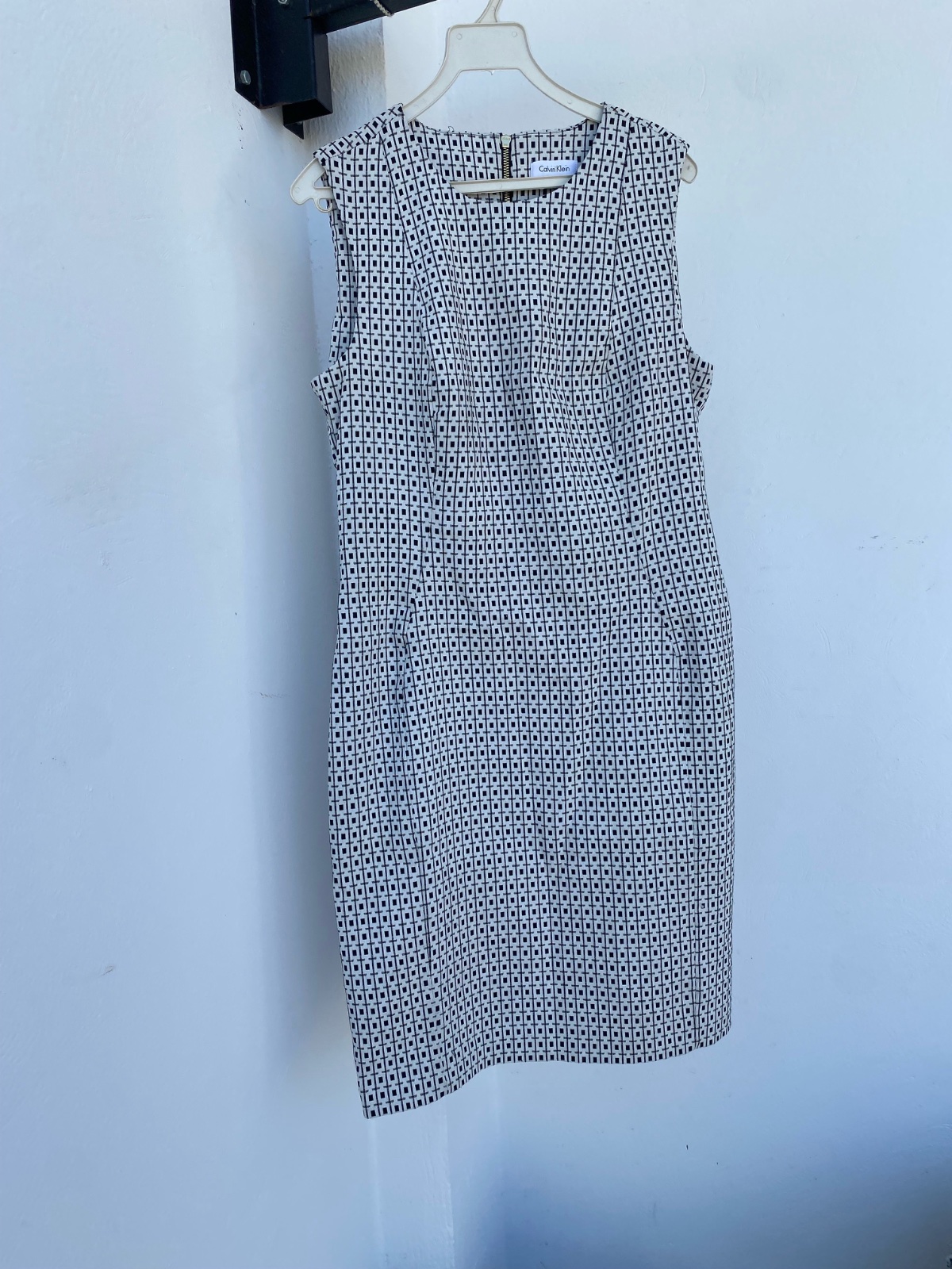 Robe calvin klein noir et blanc taille 42 en trés bon état