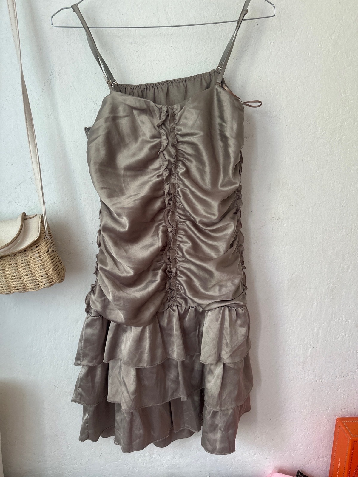 Robe tres coquette 100% satin