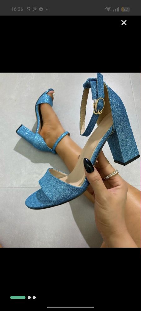 Sandele en strass 