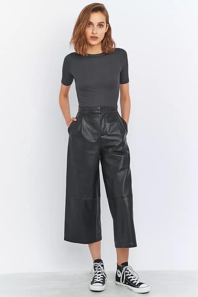 Pantalon style jupe-culotte en similicuir
