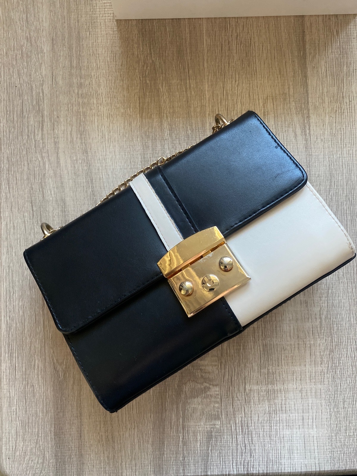 Sac noir et blanc
